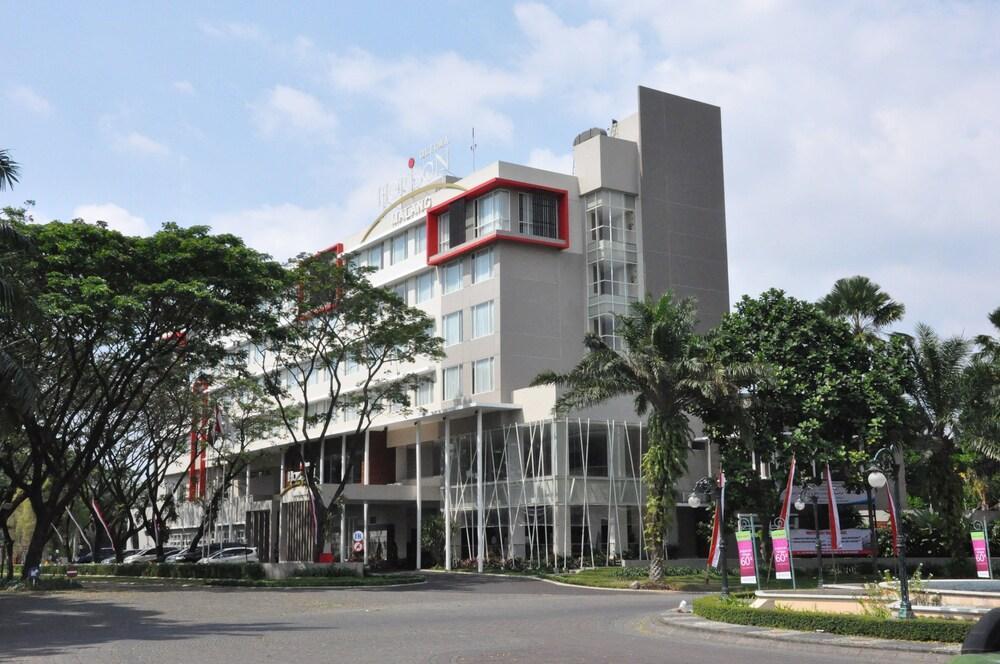 Grand Cakra Hotel Malang Eksteriør bilde