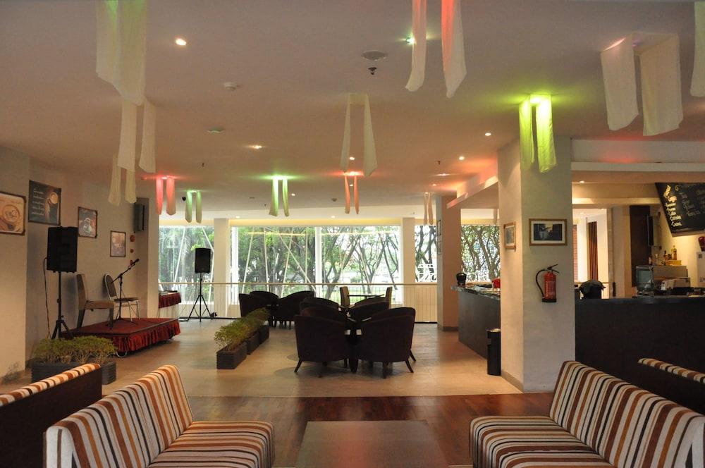 Grand Cakra Hotel Malang Eksteriør bilde
