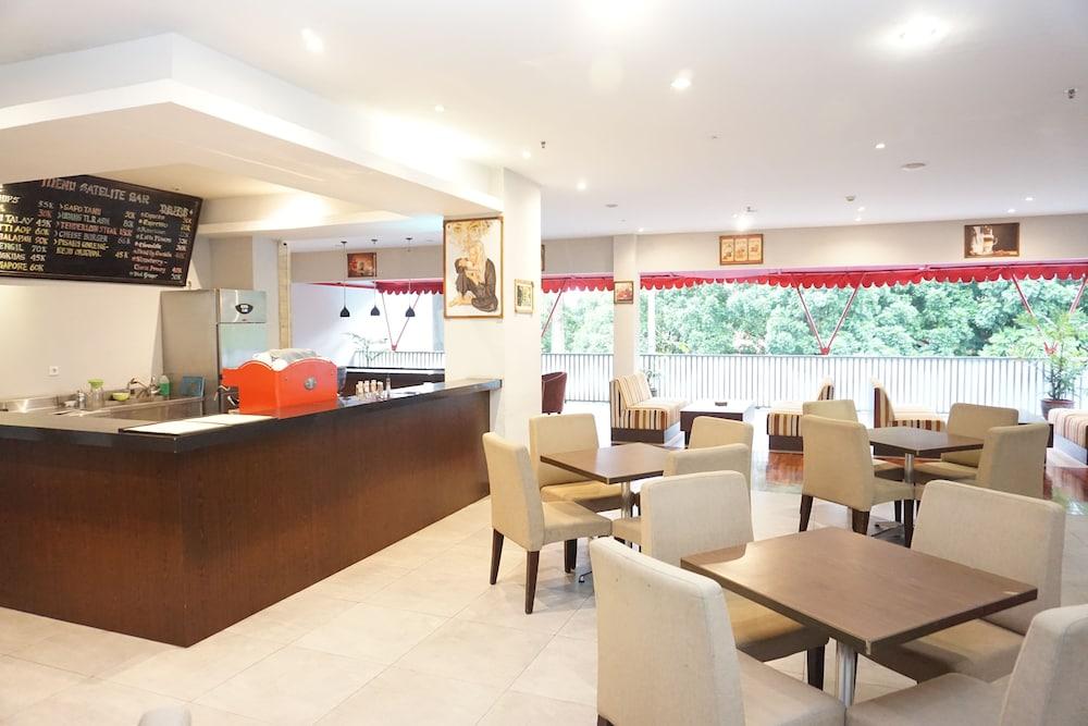Grand Cakra Hotel Malang Eksteriør bilde