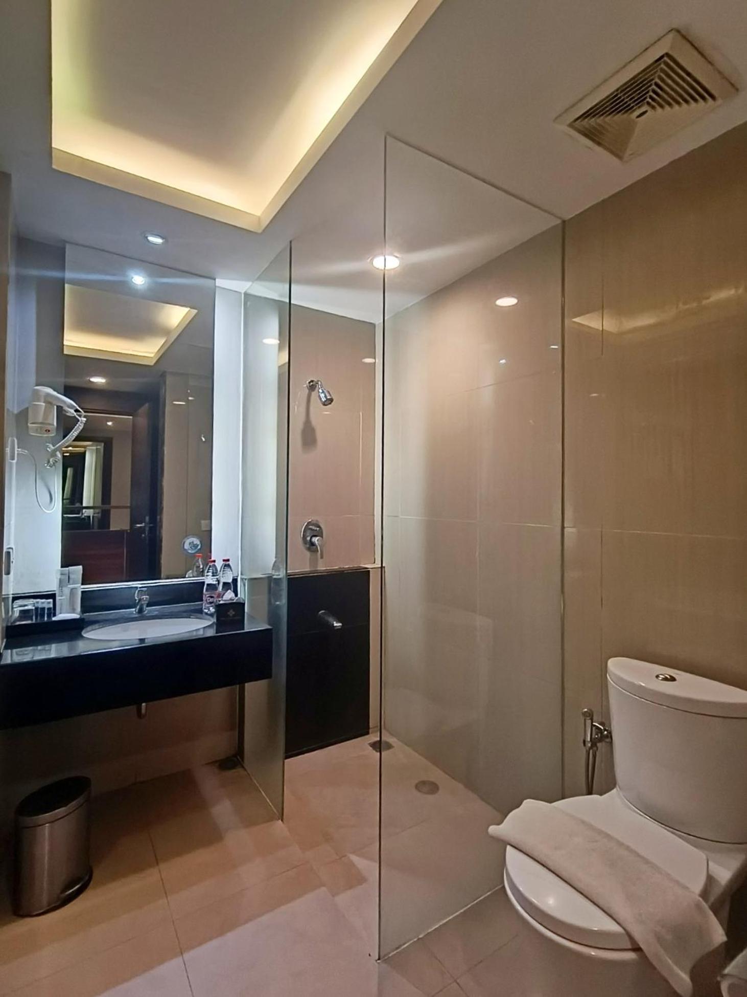 Grand Cakra Hotel Malang Eksteriør bilde
