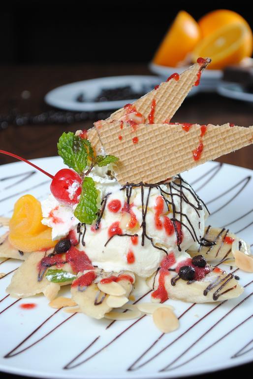 Grand Cakra Hotel Malang Eksteriør bilde
