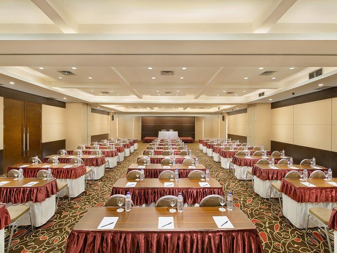 Grand Cakra Hotel Malang Eksteriør bilde