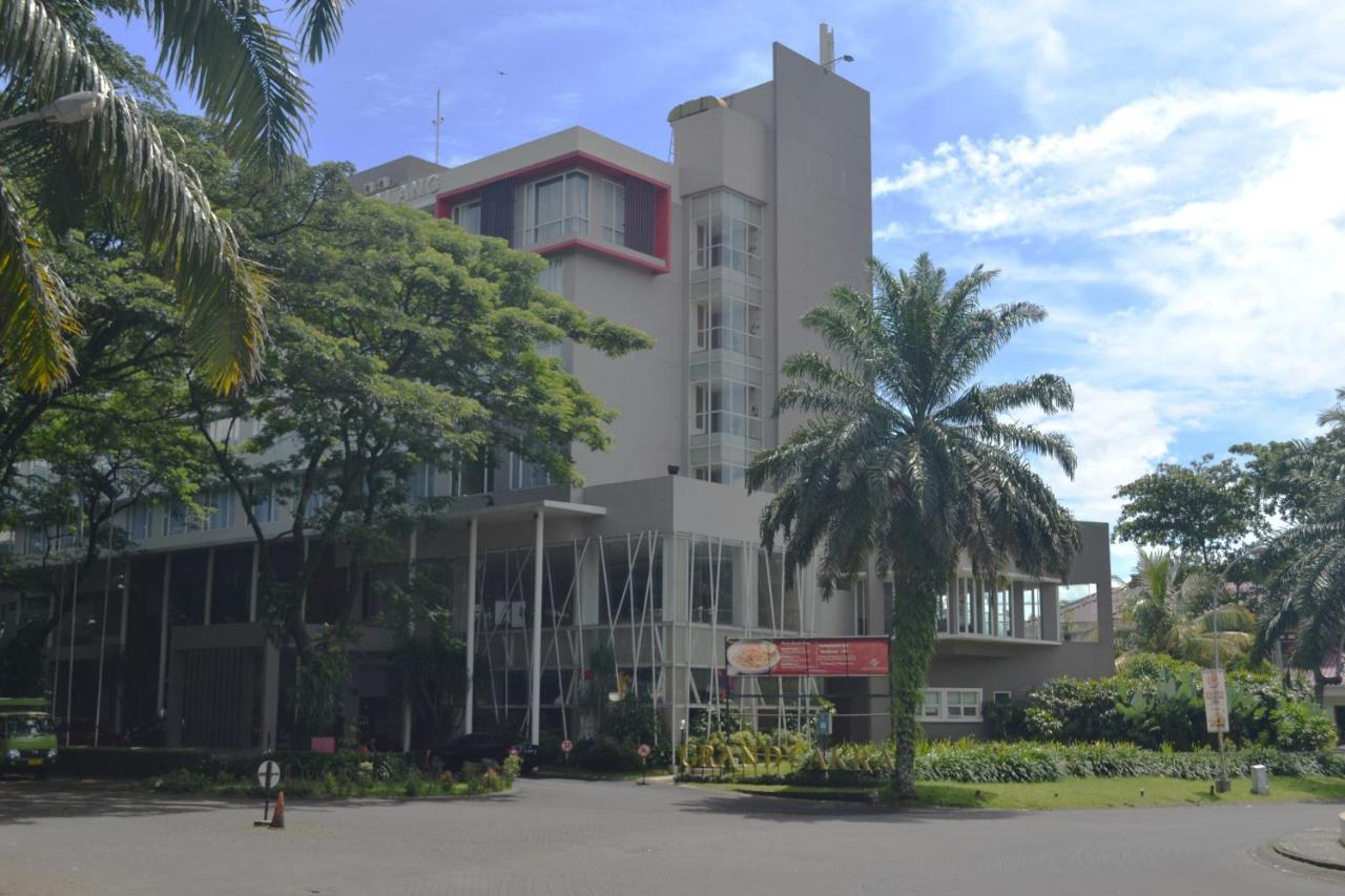 Grand Cakra Hotel Malang Eksteriør bilde