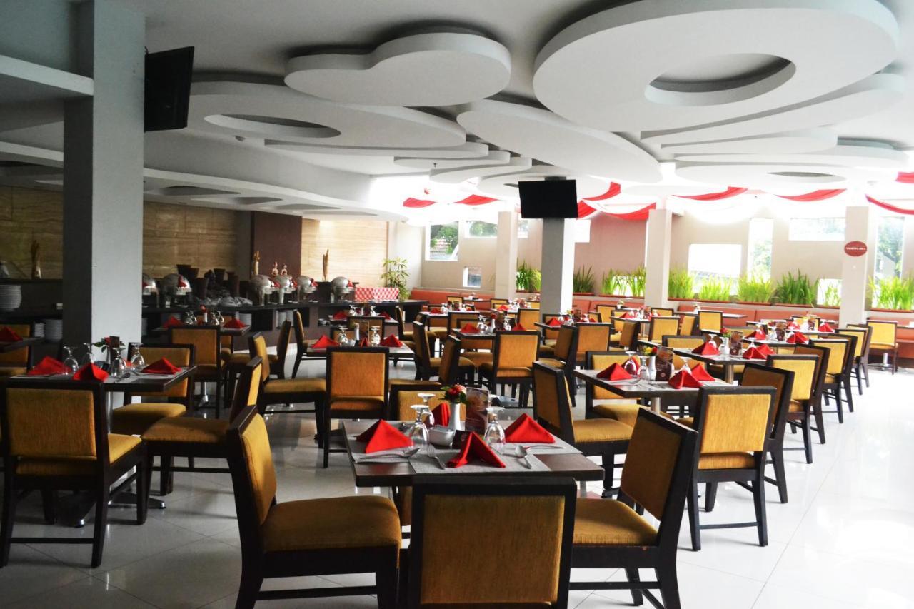 Grand Cakra Hotel Malang Eksteriør bilde